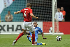 ĐT Anh 'bất lực' trước Honduras vì trọng tài yếu kém