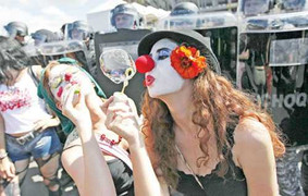 Dịch vụ tính giá cao ngất trời, người xem Word Cup choáng váng