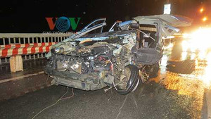 Tai nạn kinh hoàng trên cầu Thăng Long, 2 người tử nạn