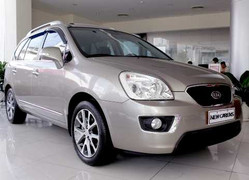 Kia Carens 'giá hời' trong tháng 6