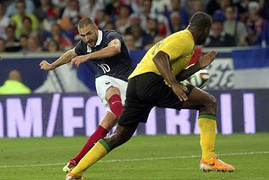 Benzema lập cú đúp, Pháp hủy diệt Jamaica