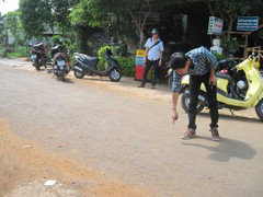 Xã hội đen rút súng bắn xối xả để đòi nợ