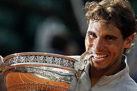 Ngược dòng hạ Djokovic, Nadal 5 lần liên tiếp vô địch Roland Garros