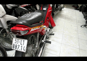 Cảnh sát nổ súng bắt 2 tên cướp tiền giữa Sài Gòn