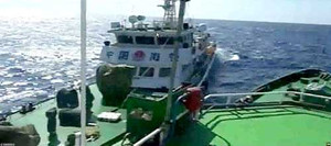 Nóng tối 10/6: Tàu cá Trung Quốc lại giở 'trò mèo' trên biển Đông