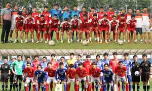 U19 Việt Nam 'thay máu' vẫn tiếp tục thua đậm