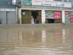 Nghệ An: Nhiều tuyến đường chìm trong biển nước