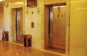 Clip: Hãi hùng thang máy 'điên' vọt qua 31 tầng, chọc thủng nóc nhà