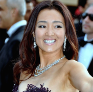 Củng Lợi sở hữu hàng loạt biệt thự triệu đô