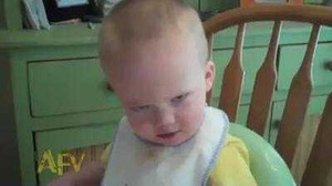 Những em bé khiến dân mạng cười vỡ bụng