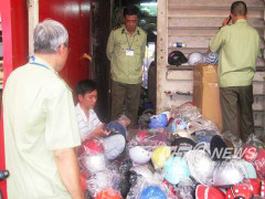 Đội mũ bảo hiểm 'rởm' bị xử phạt thế nào?