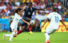 Chơi hơn người, Pháp đè bẹp tiểu nhược Honduras