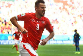 Thụy Sỹ vắt kiệt sức ngược dòng nghẹt thở trước Ecuador