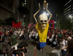 Cảnh sát Brazil nổ súng trong biểu tình chống World Cup