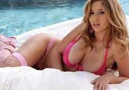 Tá hỏa với cô nàng 'chuyển giới giả' mặc bikini