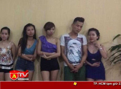 Theo chân công an triệt phá động lắc núp quán karaoke ở Hà Nội