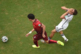 Clip: Chiếc thẻ đỏ ngớ ngẩn của Pepe