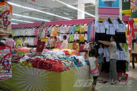 Hàng Tàu 'đè' hàng Việt, lật ngược thế cờ cách nào?