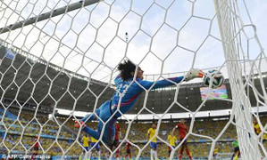 Thủ thành thất nghiệp khiến Neymar nuốt nước mắt uất nghẹn là ai?