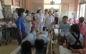 Thực phẩm VISSAN lại gây ngộ độc cho gần 100 học sinh