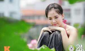 Hoa khôi trường Ams thắm sắc giữa mùa sen