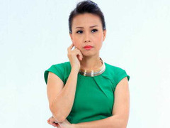 Cẩm Ly rơi lệ khi nghe thí sinh chia sẻ về tình mẫu tử