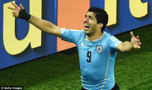 Suarez sáng chói, tuyển Anh chìm trong ác mộng