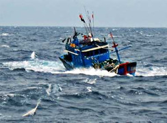 Chìm tàu, một ngư dân mất tích