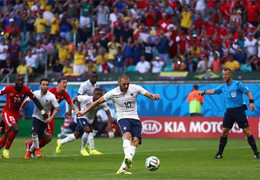 Clip: Benzema sút hỏng 11m