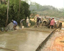 Người dân bị bắt nộp tiền làm đường