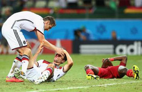 Đức đổ máu mới giành lại 1 điểm trước Ghana hoang dã
