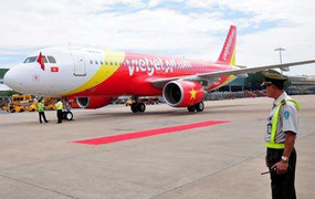 Tổ bay Vietjet Air bị đình chỉ sau vụ hạ cánh nhầm