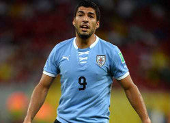 Bị báo chí 'hành hạ', Suarez nổi điên