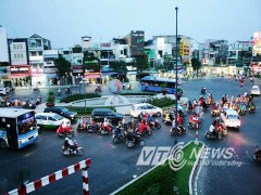 Những hình ảnh xấu xí ở vòng xoay đẹp nhất Sài Gòn