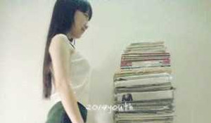 Giới trẻ rộ mốt xếp sách đọ chiều cao