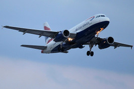 Những lần máy bay hạ cánh nhầm khiến hành khách hú vía