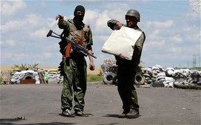 Tổng thống Ukriane dọa hủy thỏa thuận ngừng bắn