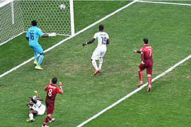 Clip bàn thắng: Hậu vệ Ghana đốt lưới, biếu quà Bồ Đào Nha
