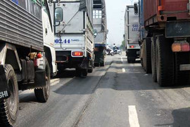 'Thủ phạm' khiến đại lộ hiện đại nhất Sài Gòn liên tiếp sụt lún