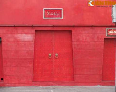 Giải mã ký tự bí ẩn trên nhà lòe loẹt nhất Hồ Tây