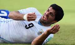 'Răng va vào vai', Suarez chống án đến cùng