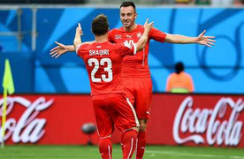 'Messi dãy Alps' lập hat-trick đưa Thụy Sỹ vào vòng 2