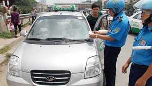 Ai tiếp tay cho gần 2.000 taxi trôi nổi khắp Hà Nội?