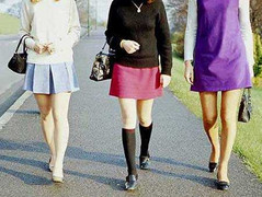 Nhà nước sắp 'xử' công chức váy ngắn?