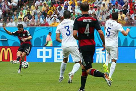 Clip bàn thắng: Muller ghi bàn, ngang thành tích Messi, Neymar