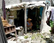 Bao giờ Hà Nội sẽ xóa sạch nhà tạm?