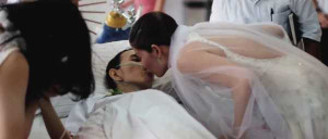 Đám cưới trên giường bệnh của chàng trai bị ung thư