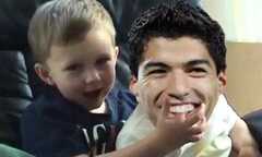 Clip chế nhạo pha cắn người của Suarez