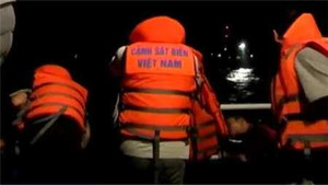 Clip: Trung Quốc thâm độc kìm kẹp, húc tàu Việt Nam trong đêm