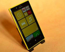 Xuất hiện thông tin về Lumia 730 chuyên chụp tự sướng